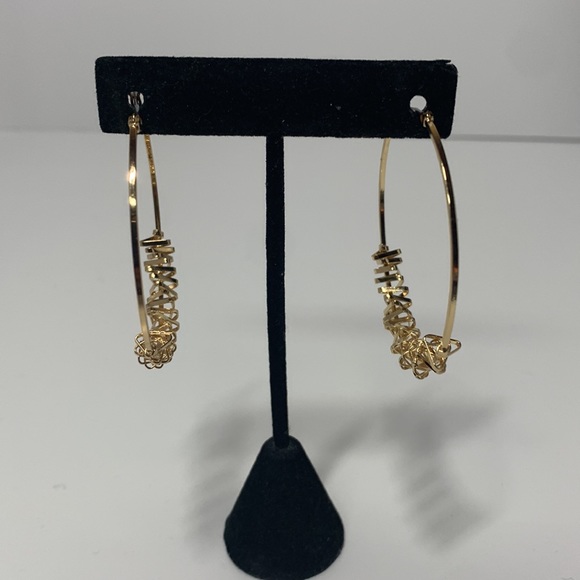 Nine West Womens Gold Tone Beyonce Selena Gomez Style Hoop Wife Gift Earrings A4 - Picture 6 of 8